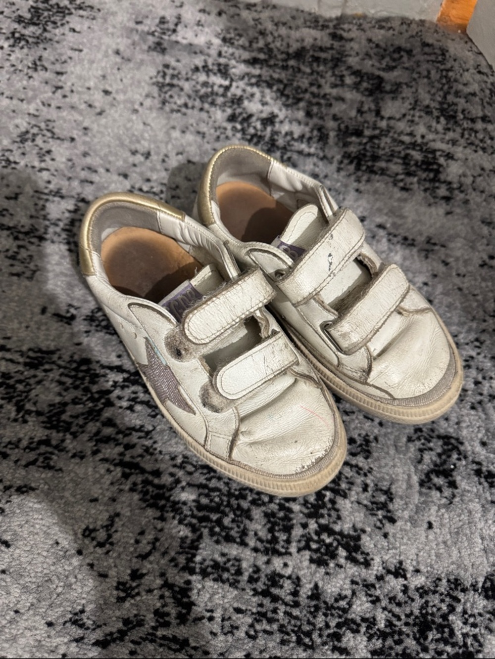 Golden Goose Kids White Leather Sneakers with Gold Trim and Gray Star
